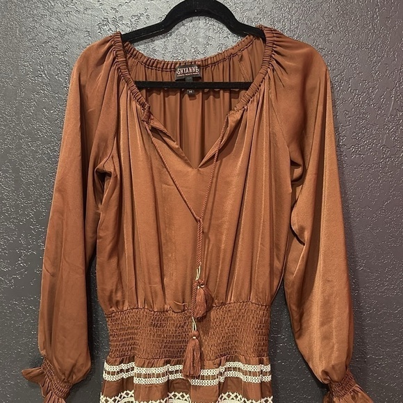 SHYANNE WOMEN'S DARK BROWN SATIN PEASANT DRESS SZ M - Picture 4 of 9